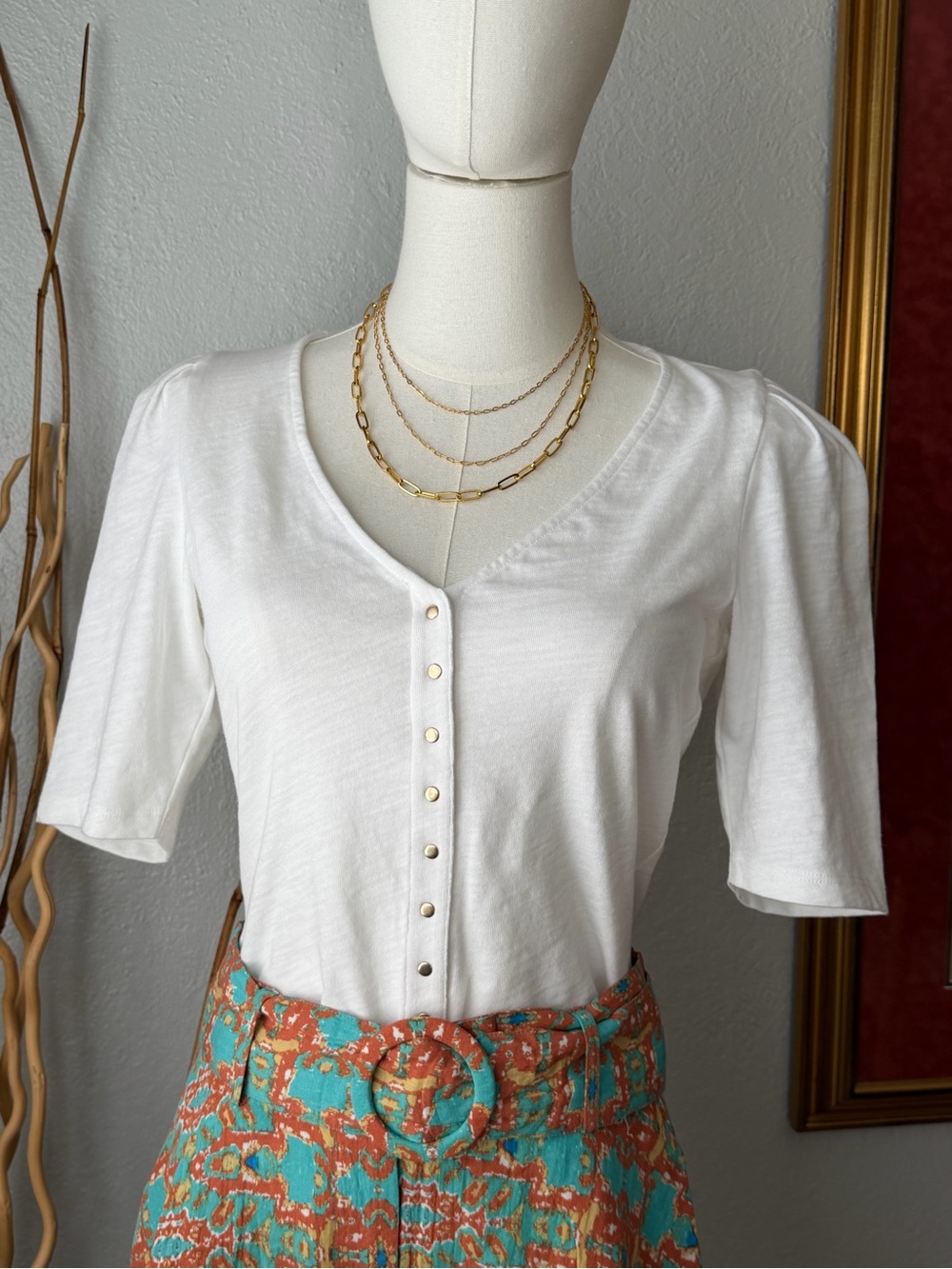 103~Nation L A~ V-Neck Button Front White short Sleeve Women's Top Medium